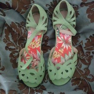 Women's sz 9.5 Green Jellypop flats shoe